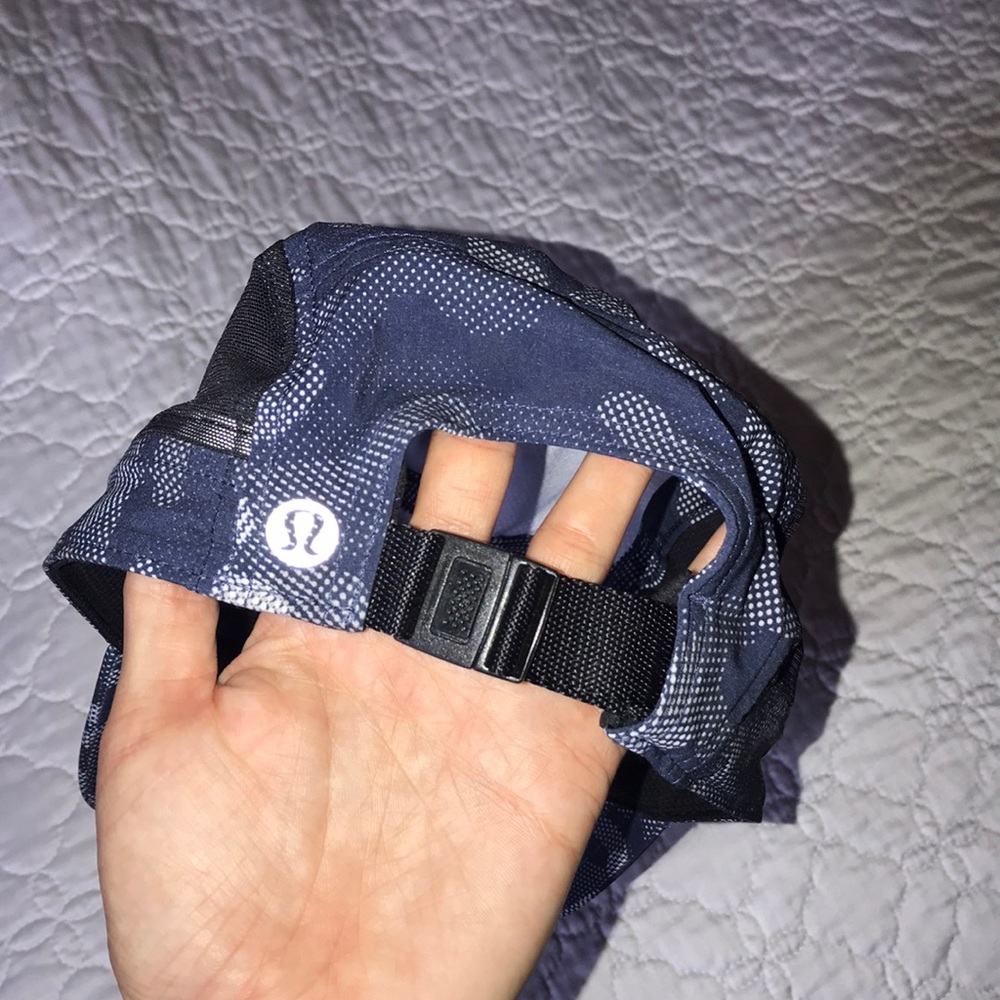 Lululemon camo hat
